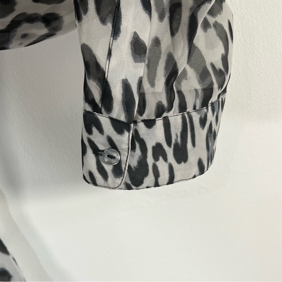 Chico’s Winter Wild Wanda L/S Sheer Blouse Black Leopard Print S - Picture 4 of 10